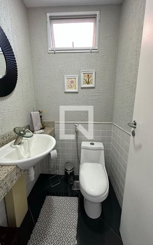 Apartamento à venda com 145m², 5 quartos e 3 vagas Apartamento à venda com 145m², 5 quartos e 3 vagasLavabo