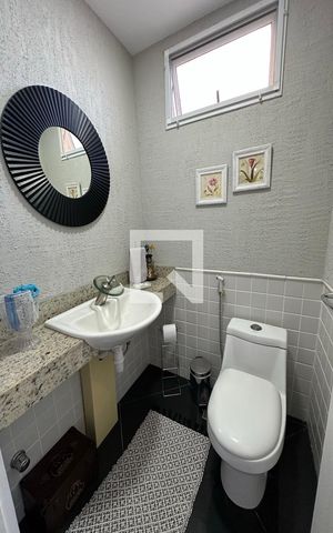 Apartamento à venda com 145m², 5 quartos e 3 vagas Apartamento à venda com 145m², 5 quartos e 3 vagasLavabo