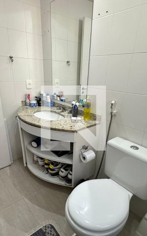 Apartamento à venda com 145m², 5 quartos e 3 vagas Apartamento à venda com 145m², 5 quartos e 3 vagasBanheiro da Suíte 1