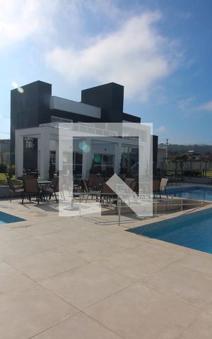 Apartamento à venda com 167m², 3 quartos e 1 vaga Apartamento à venda com 167m², 3 quartos e 1 vagaÁrea comum - Piscina