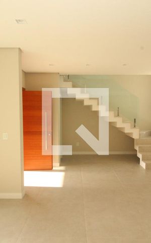 Apartamento à venda com 167m², 3 quartos e 1 vaga Apartamento à venda com 167m², 3 quartos e 1 vagaSala