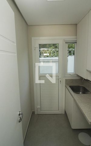Apartamento à venda com 167m², 3 quartos e 1 vaga Apartamento à venda com 167m², 3 quartos e 1 vagaÁrea de Serviço