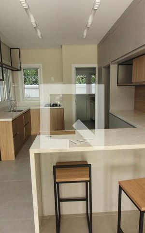 Apartamento à venda com 167m², 3 quartos e 1 vaga Apartamento à venda com 167m², 3 quartos e 1 vagaCozinha