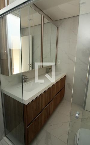 Apartamento à venda com 167m², 3 quartos e 1 vaga Apartamento à venda com 167m², 3 quartos e 1 vagaBanheiro da Suíte