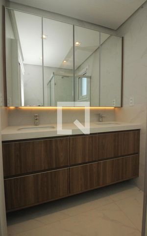 Apartamento à venda com 167m², 3 quartos e 1 vaga Apartamento à venda com 167m², 3 quartos e 1 vagaBanheiro Social