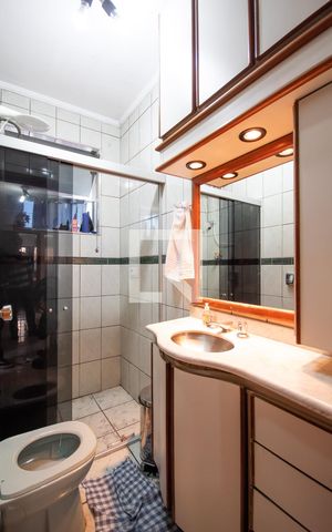 Casa à venda com 360m², 5 quartos e 3 vagas Casa à venda com 360m², 5 quartos e 3 vagasBanheiro 2