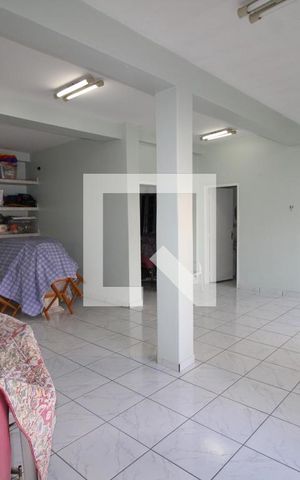 Casa à venda com 300m², 3 quartos e 4 vagasSalão