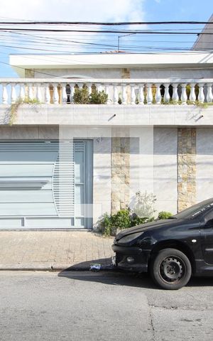 Casa à venda com 300m², 3 quartos e 4 vagasFachada