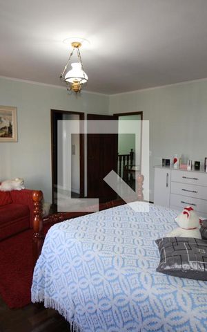 Casa à venda com 300m², 3 quartos e 4 vagasSuite