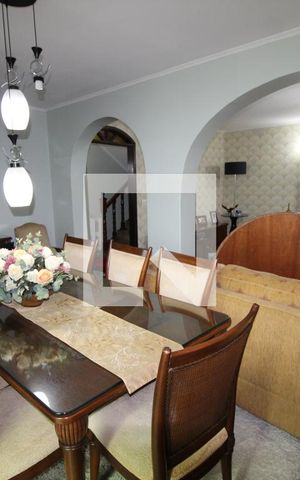 Casa à venda com 300m², 3 quartos e 4 vagasSala 2 Ambiente
