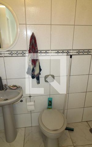 Casa à venda com 300m², 3 quartos e 4 vagasBanheiro 2