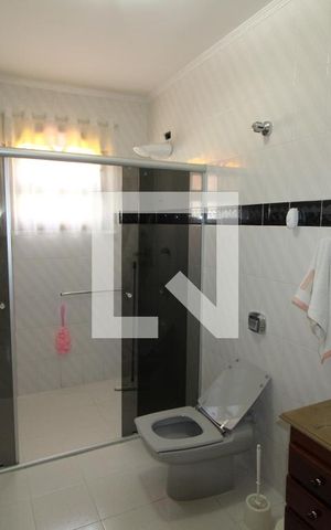 Casa à venda com 300m², 3 quartos e 4 vagasBanheiro