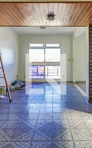Casa à venda com 400m², 4 quartos e 6 vagasSala 1