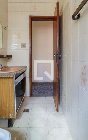 Casa à venda com 400m², 4 quartos e 6 vagasBanheiro do Corredor