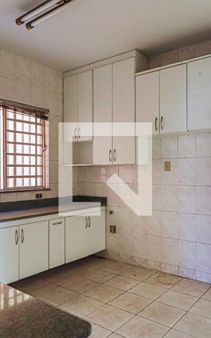 Casa à venda com 400m², 4 quartos e 6 vagasCozinha