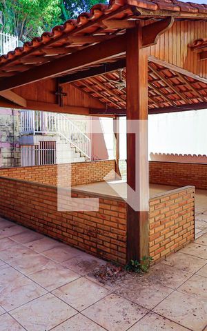 Casa à venda com 400m², 4 quartos e 6 vagasÁrea Externa