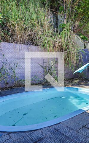 Casa à venda com 400m², 4 quartos e 6 vagasPiscina