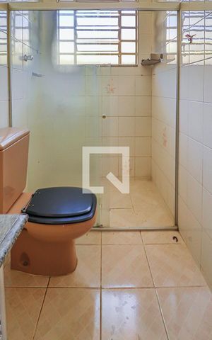 Casa à venda com 400m², 4 quartos e 6 vagasBanheiro do Quarto 1 Suíte