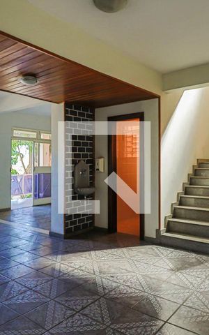 Casa à venda com 400m², 4 quartos e 6 vagasSala 1