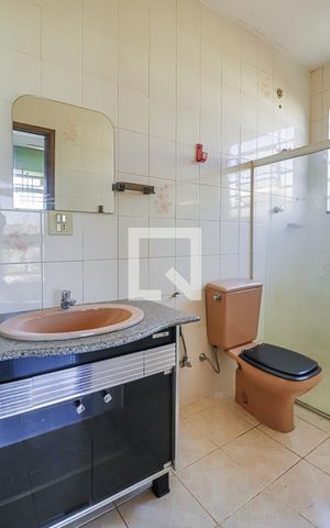 Casa à venda com 400m², 4 quartos e 6 vagasBanheiro do Quarto 1 Suíte