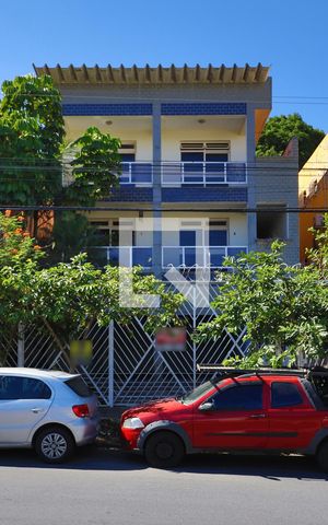 Casa à venda com 400m², 4 quartos e 6 vagasFachada