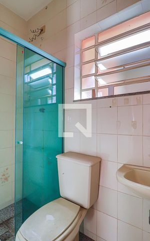 Casa à venda com 400m², 4 quartos e 6 vagasBanheiro de Serviço