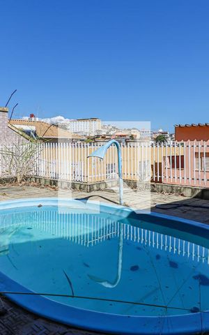 Casa à venda com 400m², 4 quartos e 6 vagasPiscina