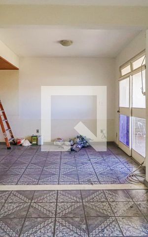 Casa à venda com 400m², 4 quartos e 6 vagasSala 1