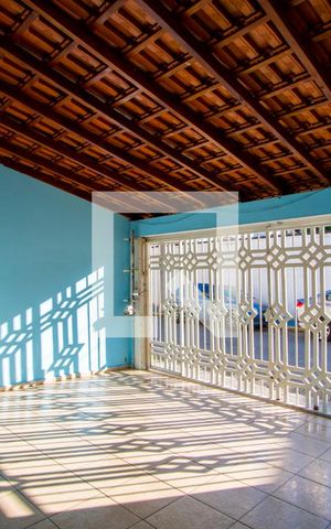 Casa à venda com 312m², 5 quartos e 3 vagas Casa à venda com 312m², 5 quartos e 3 vagasQuintal