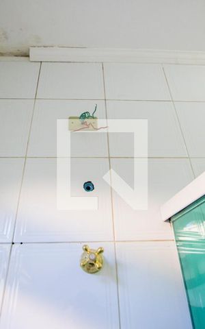 Casa à venda com 312m², 5 quartos e 3 vagas Casa à venda com 312m², 5 quartos e 3 vagasCasa 1 - Banheiro do quarto 2