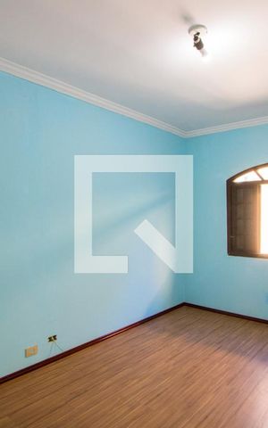 Casa à venda com 312m², 5 quartos e 3 vagas Casa à venda com 312m², 5 quartos e 3 vagasCasa 1 - Quarto 3