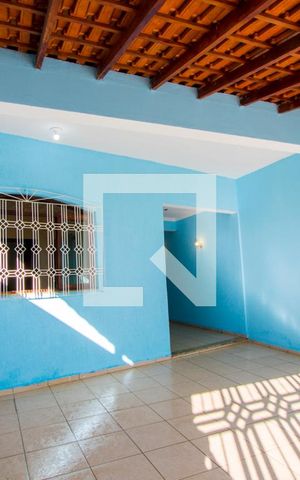 Casa à venda com 312m², 5 quartos e 3 vagas Casa à venda com 312m², 5 quartos e 3 vagasQuintal