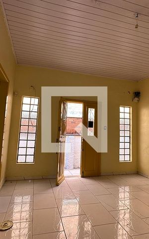 Casa à venda com 75m², 2 quartos e sem vagaSala