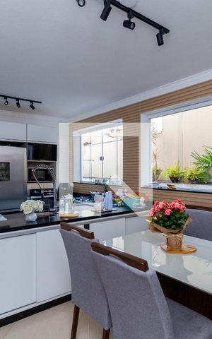 Casa à venda com 190m², 3 quartos e 3 vagas Casa à venda com 190m², 3 quartos e 3 vagasCozinha