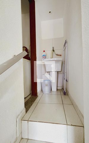 Casa de condomínio para alugar com 320m², 4 quartos e 1 vaga Casa de condomínio para alugar com 320m², 4 quartos e 1 vagaLavanderia