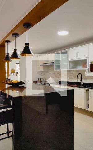 Casa de condomínio para alugar com 320m², 4 quartos e 1 vaga Casa de condomínio para alugar com 320m², 4 quartos e 1 vagaCozinha - Armários