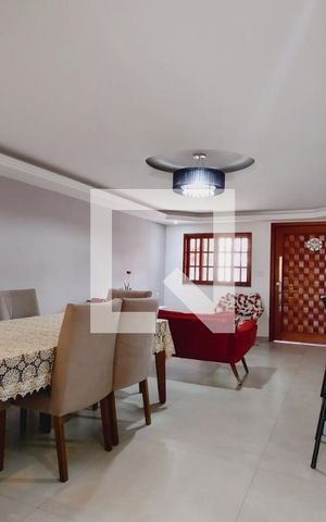 Casa de condomínio para alugar com 320m², 4 quartos e 1 vaga Casa de condomínio para alugar com 320m², 4 quartos e 1 vagaSala