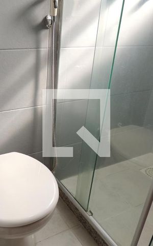 Casa de condomínio para alugar com 320m², 4 quartos e 1 vagaBanheiro 2