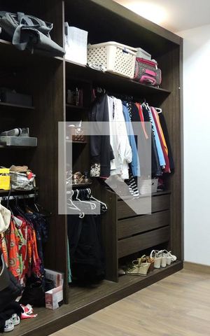 Casa de condomínio para alugar com 320m², 4 quartos e 1 vagaCloset da suíte