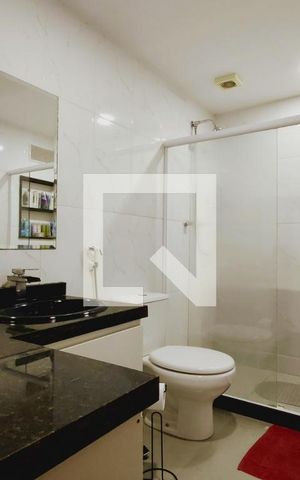 Casa de condomínio para alugar com 320m², 4 quartos e 1 vaga Casa de condomínio para alugar com 320m², 4 quartos e 1 vagaBanheiro da Suíte 1