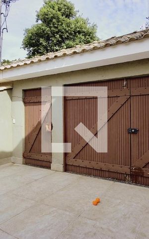 Casa de condomínio para alugar com 320m², 4 quartos e 1 vaga Casa de condomínio para alugar com 320m², 4 quartos e 1 vagaFachada Frente