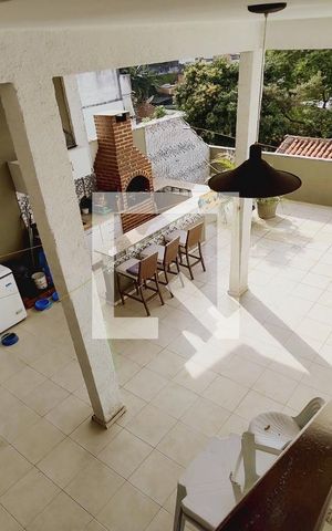 Casa de condomínio para alugar com 320m², 4 quartos e 1 vaga Casa de condomínio para alugar com 320m², 4 quartos e 1 vagaÁrea Livre