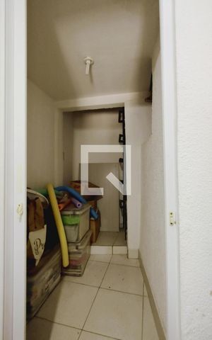 Casa de condomínio para alugar com 320m², 4 quartos e 1 vaga Casa de condomínio para alugar com 320m², 4 quartos e 1 vagaLavanderia