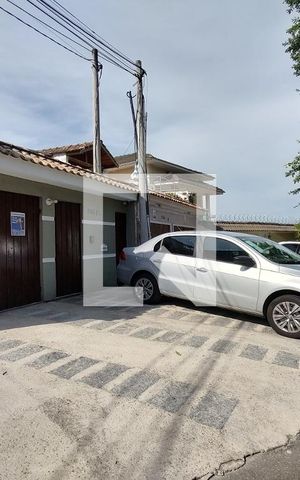 Casa de condomínio para alugar com 320m², 4 quartos e 1 vaga Casa de condomínio para alugar com 320m², 4 quartos e 1 vagaFachada Frente