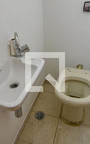 Casa para alugar com 180m², 3 quartos e 2 vagasLavabo 