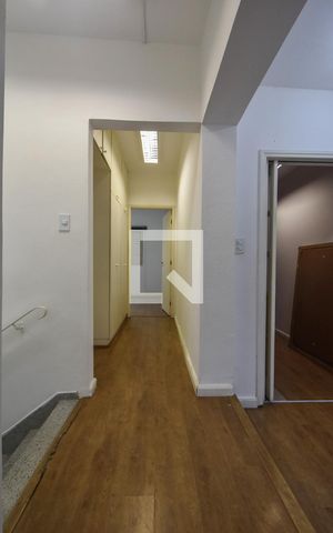 Casa para alugar com 180m², 3 quartos e 2 vagasCorredor 
