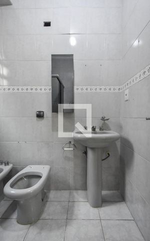 Casa para alugar com 180m², 3 quartos e 2 vagasBanheiro 03