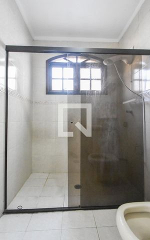 Casa para alugar com 180m², 3 quartos e 2 vagasBanheiro Suíte 01
