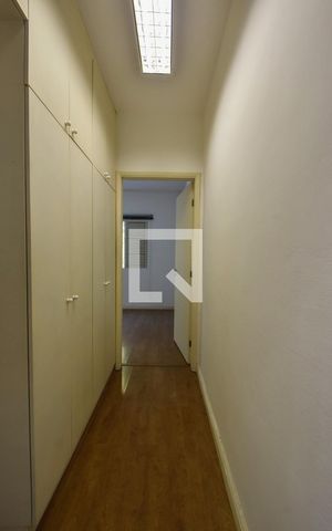 Casa para alugar com 180m², 3 quartos e 2 vagasCorredor 