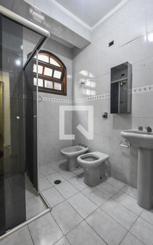 Casa para alugar com 180m², 3 quartos e 2 vagasBanheiro 03